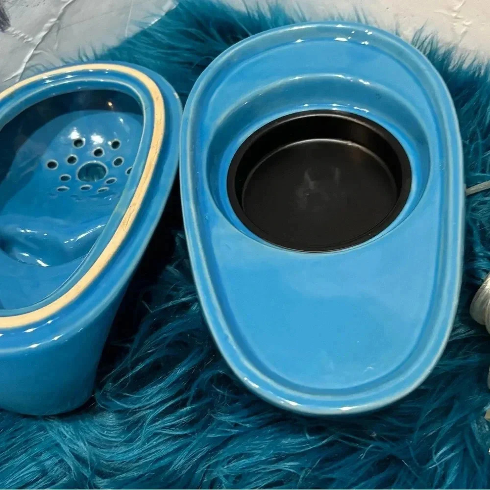 Gold Canyon Whaley electric scented wax melter.  Beachy, Whales, Eclectic decor - Picture 4 of 6